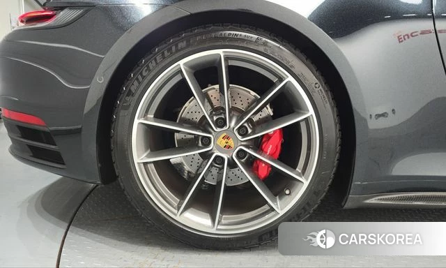 Porsche 911(992) id 5003066 из Кореи 15