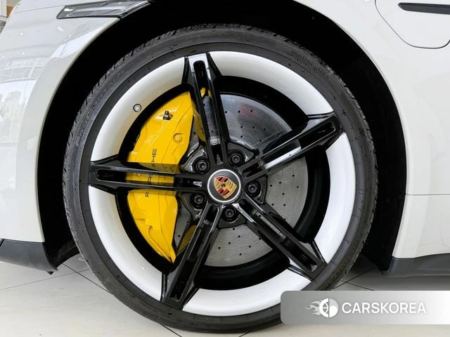 Porsche Taycan id 4518076 из Кореи 15