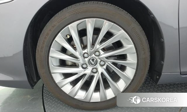 Lexus ES300h 7th generation id 5041824 из Кореи 31