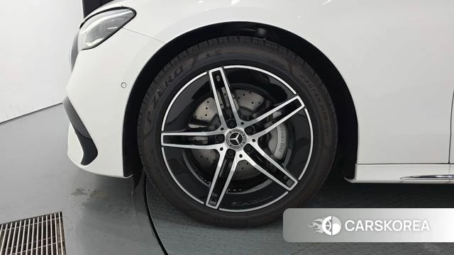 Mercedes-Benz E-Class W214 id 4940830 из Кореи 27
