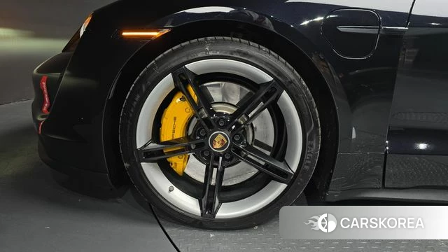 Porsche Taycan id 4982261 из Кореи 27