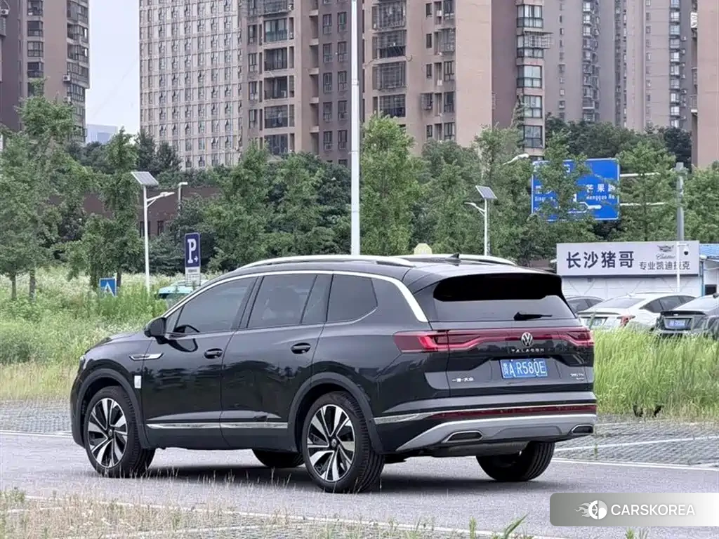 Volkswagen Talagon 2025 Silver/gray из Китая, фото 5