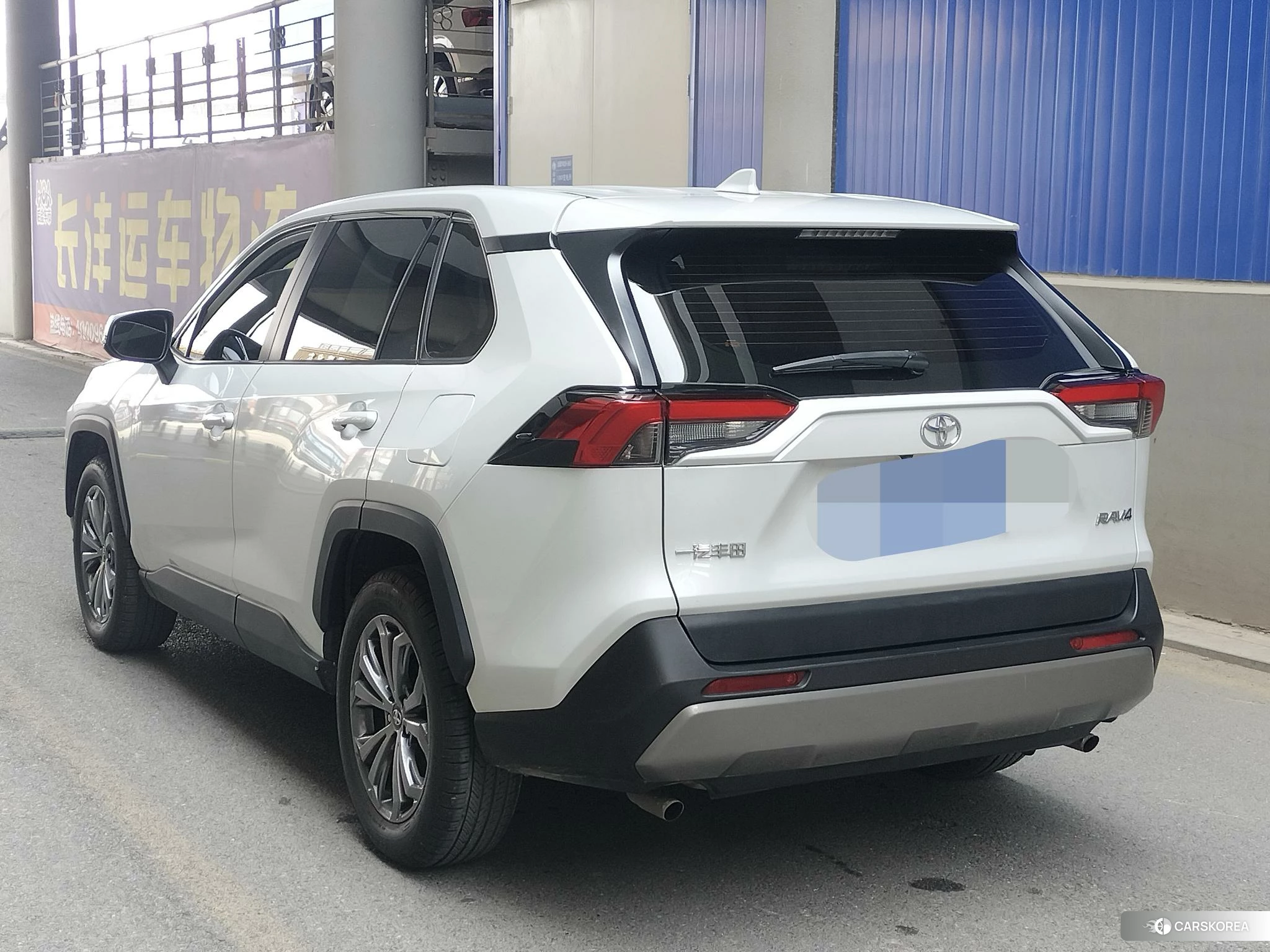 Toyota RAV4 2023 Белый из Китая, фото 5