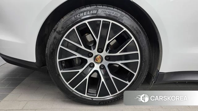 Porsche Taycan id 4985678 из Кореи 27