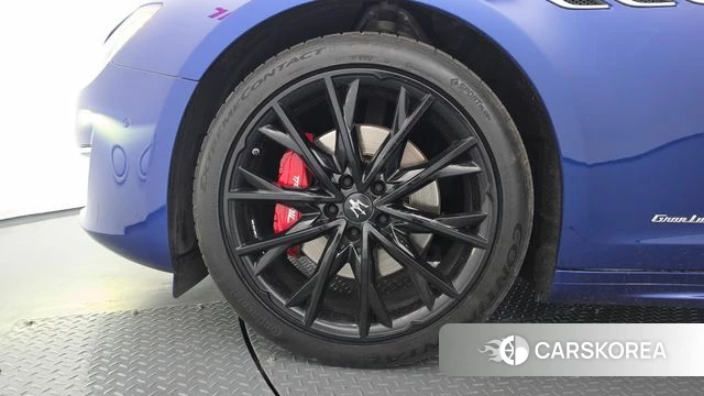 Maserati Ghibli id 4986940 из Кореи 31