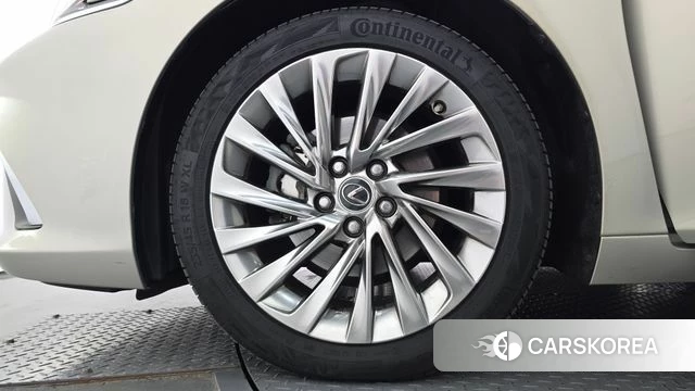 Lexus ES300h 7th generation id 5029317 из Кореи 15