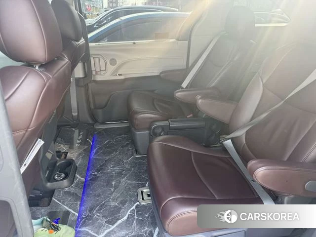 Toyota Sienna 2023 Белый из Китая, фото 5