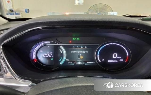 Kia Niro Plus 2022 Белый из Кореи, фото 5