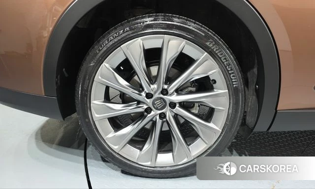 Toyota Crown Crossover id 5021475 из Кореи 36