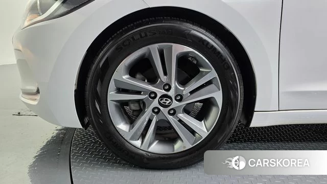 Hyundai Avante AD id 4998773 из Кореи 25