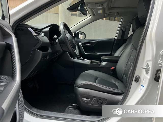 Toyota RAV4 2021 Белый из Китая, фото 5