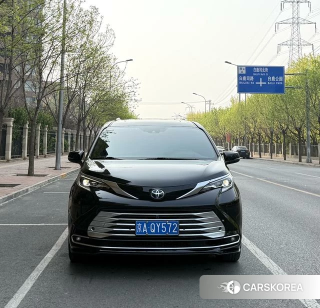 Toyota Sienna 2022 Черный из Китая, фото 5