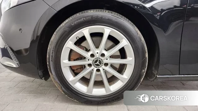 Mercedes-Benz A-Class W177 id 3766149 из Кореи 15