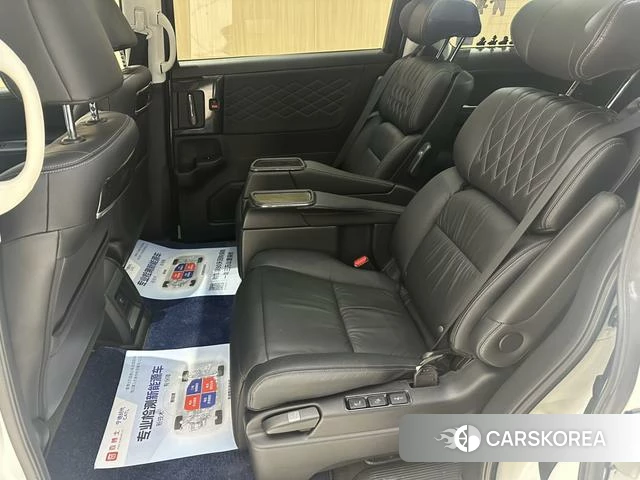 Honda Elysion 2022 Белый из Китая, фото 5