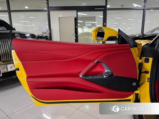 Ferrari 812 Superfast id 4952340 из Кореи 10