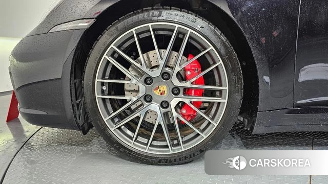 Porsche 911(992) id 4565959 из Кореи 30