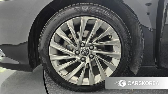 Lexus ES300h 7th generation id 4188423 из Кореи 33