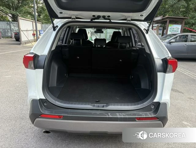 Toyota RAV4 2021 Белый из Китая, фото 5