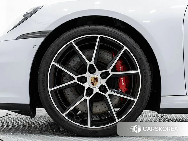 Porsche 911(992) id 4995491 из Кореи 15