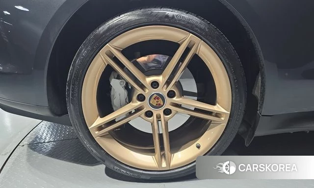Porsche Taycan id 4943158 из Кореи 32