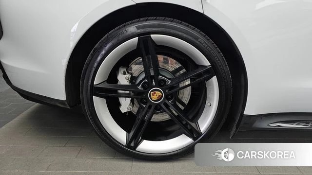 Porsche Taycan id 4834760 из Кореи 29