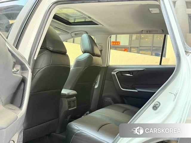 Toyota RAV4 2021 Белый из Китая, фото 6
