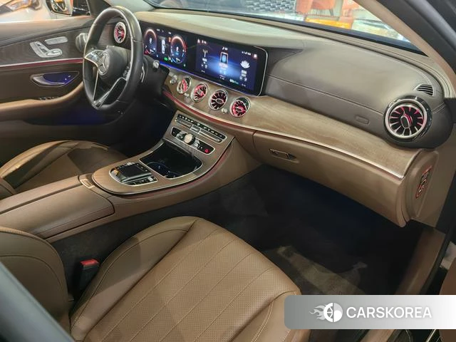 Mercedes-Benz E-Class 2023 Черный из Китая, фото 5