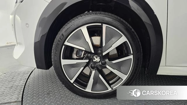 Peugeot e-208 second Generation id 5012195 из Кореи 26