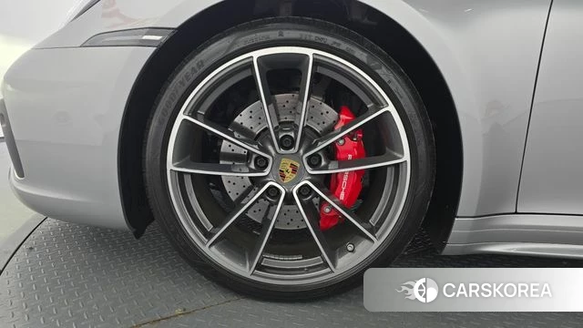 Porsche 911(992) id 4997709 из Кореи 33