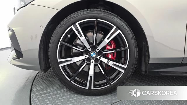 BMW 5 Series (G60) id 5051918 из Кореи 28