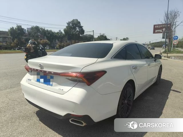 Toyota Avalon 2022 Белый из Китая, фото 5