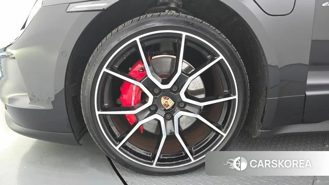 Porsche Taycan id 4990467 из Кореи 30