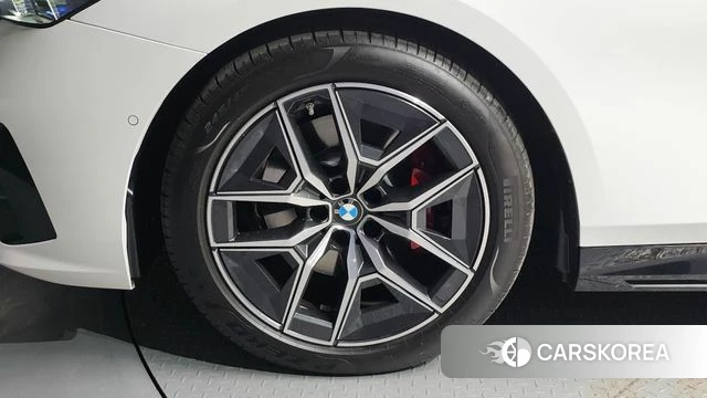 BMW 5 Series (G60) id 5021108 из Кореи 27