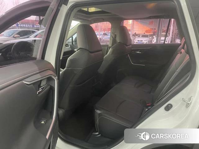 Toyota RAV4 2022 Белый из Китая, фото 5