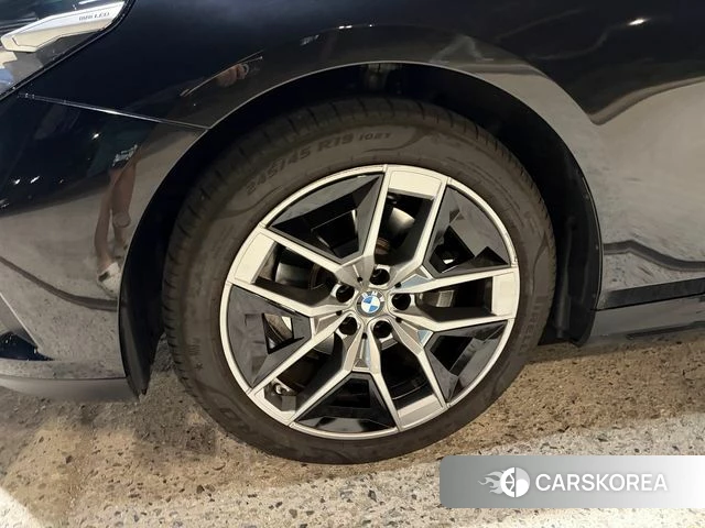BMW 5 Series (G60) id 5045788 из Кореи 13
