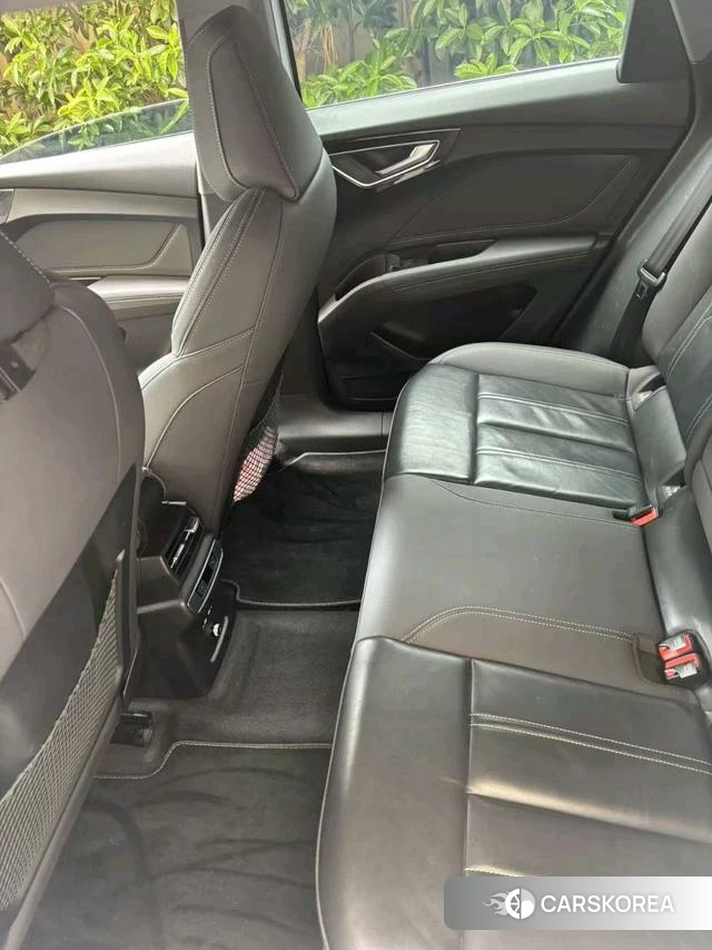 Audi Q4 2023 Белый из Китая, фото 5