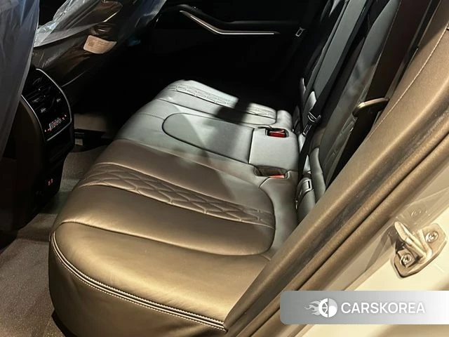 BMW X5 (G05) 2026 Светло-серебряный цвет из Кореи, фото 5