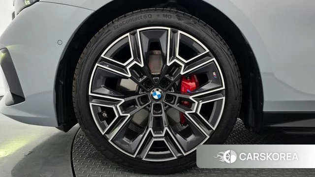 BMW 5 Series (G60) id 4984903 из Кореи 28