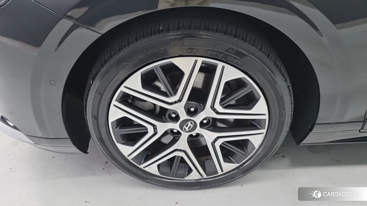 Hyundai Grandeur (GN7) id 5026987 из Кореи 13