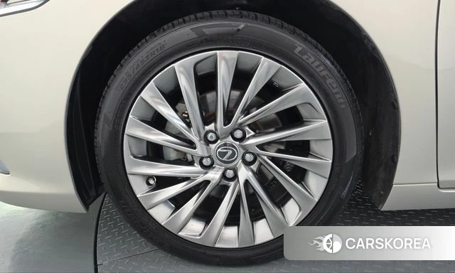 Lexus ES300h 7th generation id 4998662 из Кореи 28