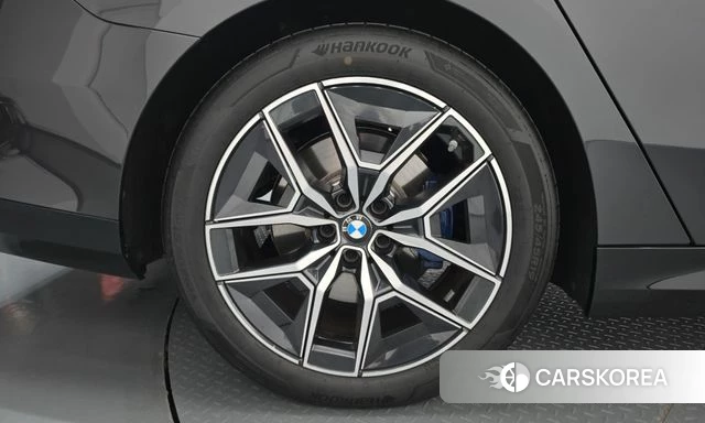 BMW 5 Series (G60) id 4974690 из Кореи 29