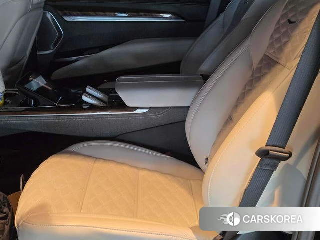 Cadillac Escalade 5th Generation 2025 Черный из Кореи, фото 5