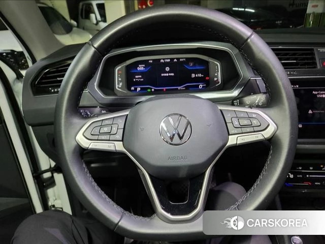 Volkswagen Tiguan second Generation 2022 Белый из Кореи, фото 5