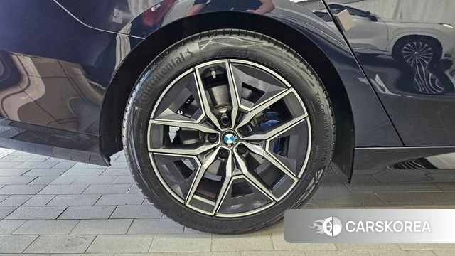 BMW 5 Series (G60) id 4964220 из Кореи 30