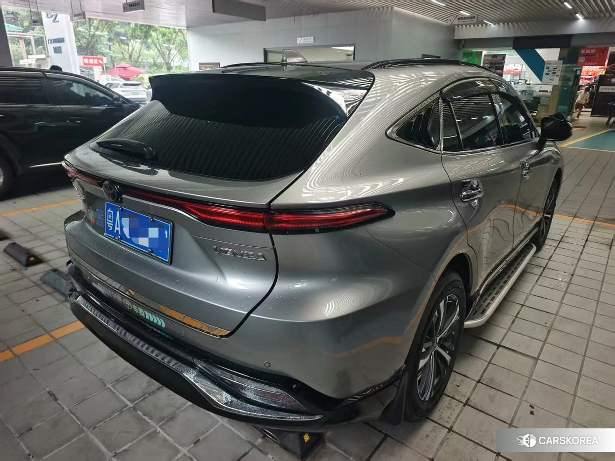 Toyota Venza 2024 Серебристо-серый из Китая, фото 5