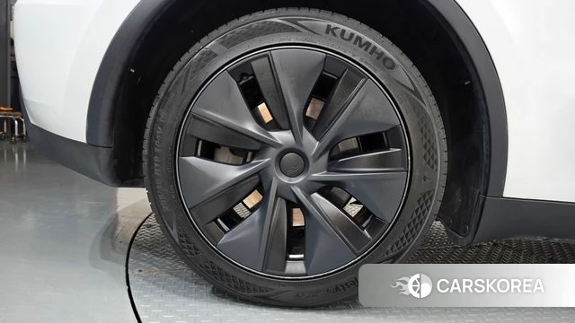 Tesla Model Y id 4681746 из Кореи 29