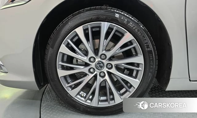 Lexus ES300h 7th generation id 4952799 из Кореи 28