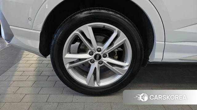 Audi Q3 (F3) id 4986286 из Кореи 28