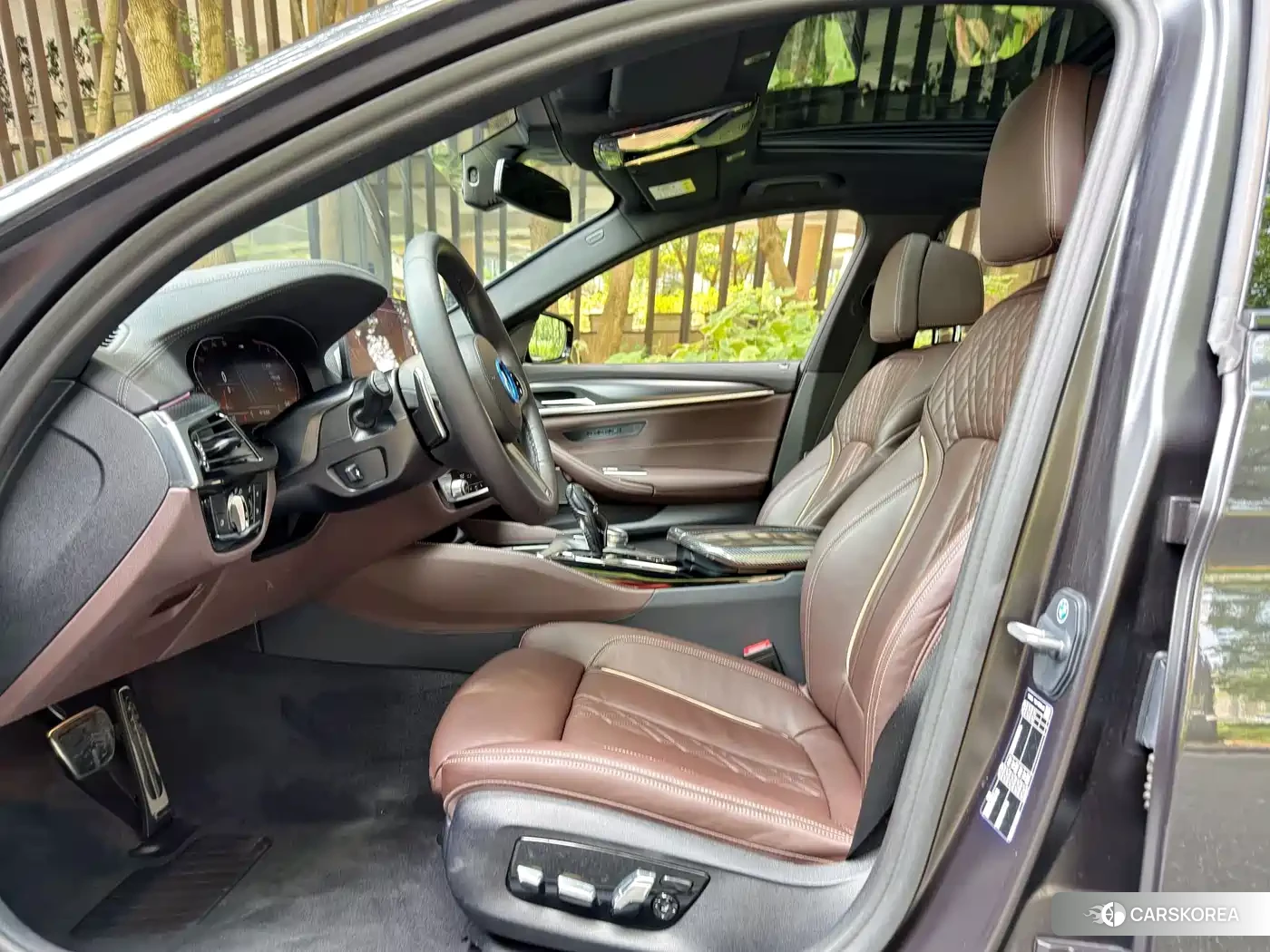 BMW 5 series 2023 Черный из Китая, фото 5
