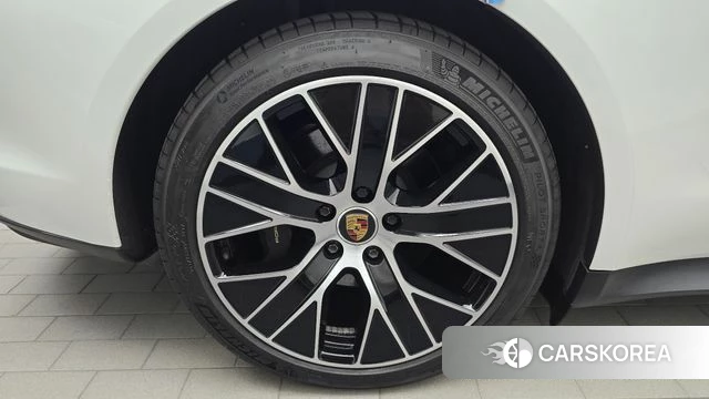 Porsche Taycan id 5039596 из Кореи 27